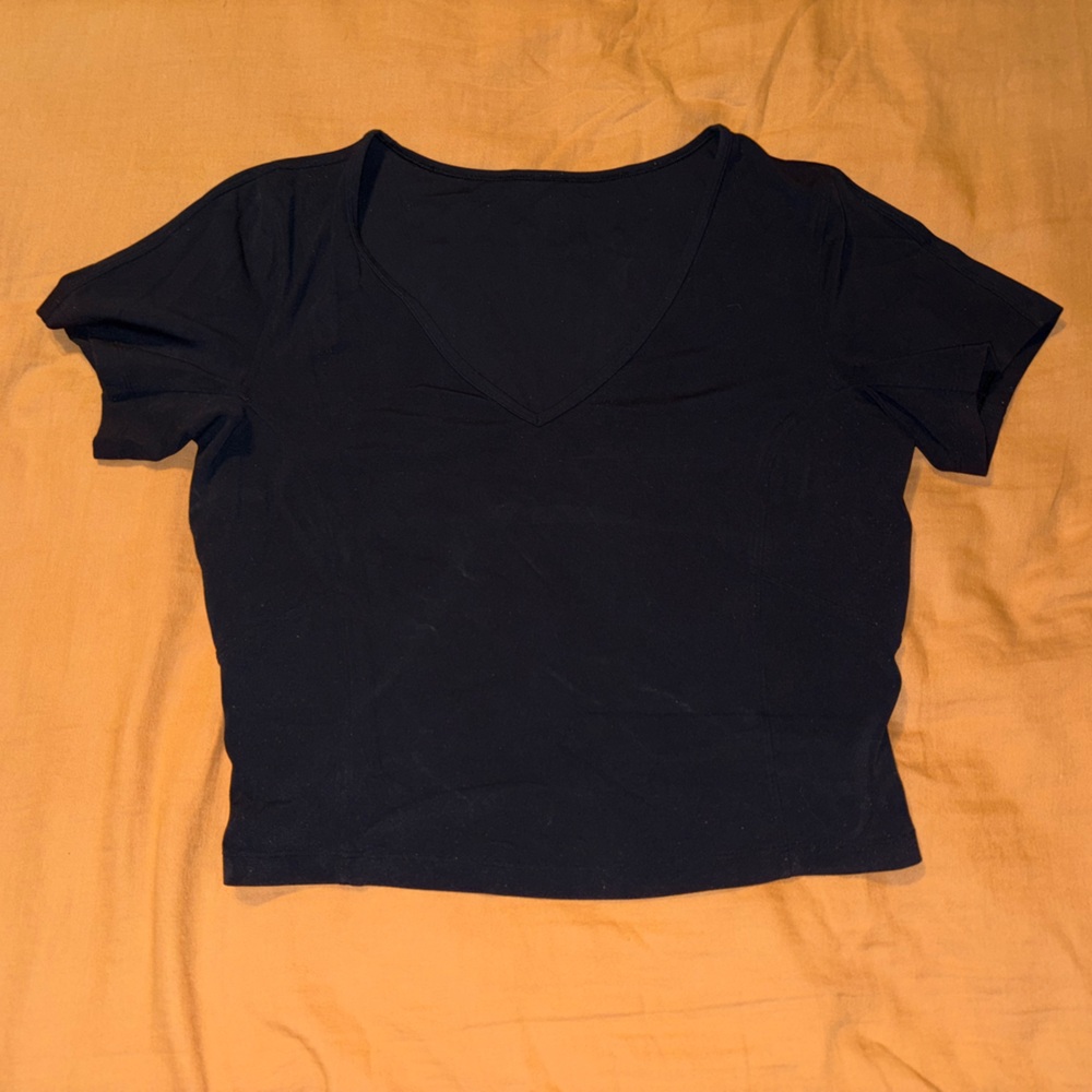 lululemon nulu cropped vneck tee
